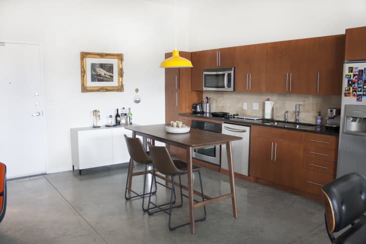 Dining clearance room counter